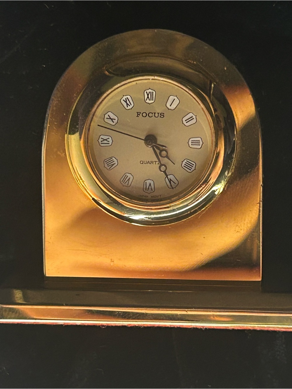 Focus Vintage Mini Mantel Clock Gold Tone Quartz Japan Movement - Picture 3 of 3